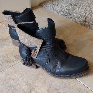 Stylish Black and Tan Women's Ankle Boots